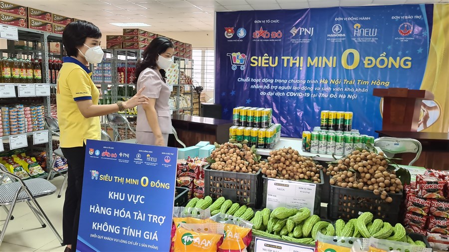 Hà Nội: Mở thêm 2 "Siêu thị mini 0 đồng" giúp người dân vượt khó giữa mùa dịch