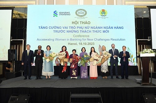 Ngành Ngân hàng Việt Nam: Tăng cường vai trò phụ nữ trước những thách thức mới