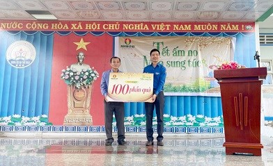 PVCFC mang “Tết ấm no – Mùa sung túc” đến người dân nơi cực Nam Tổ quốc