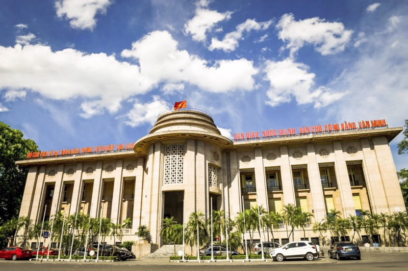 Xử lý nghiêm các tổ chức tín dụng “ép” khách hàng mua bảo hiểm dưới mọi hình thức