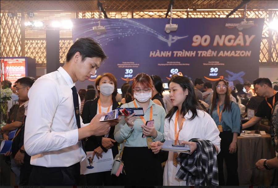 Cất cánh với cơ hội từ Thương mại điện tử xuyên biên giới