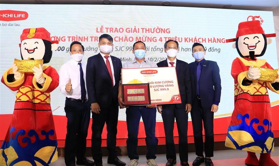 Dai-ichi Life Việt Nam trao giải thưởng chương trình tri ân Chào mừng 4 triệu khách hàng