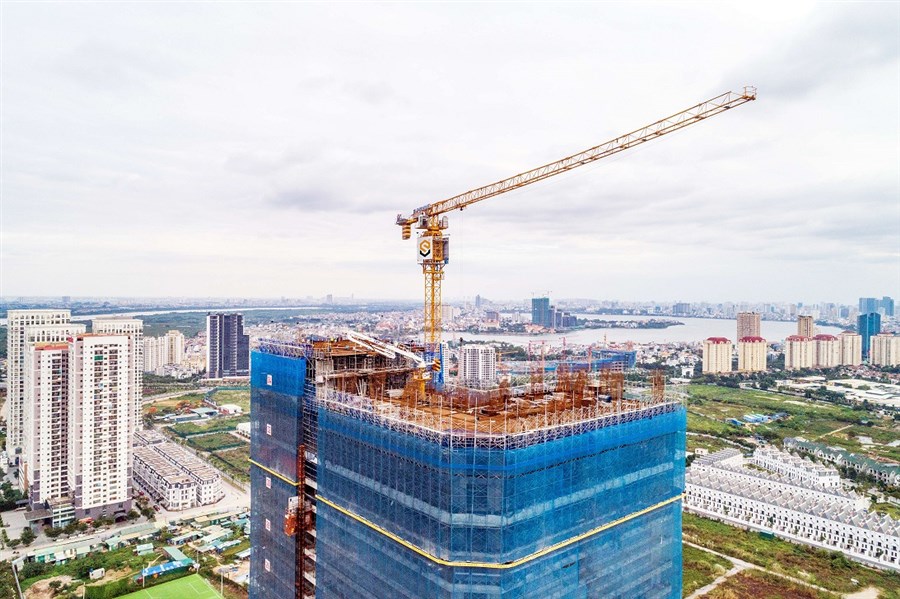 Sunshine Golden River chính thức cất nóc, gấp rút thi công hoàn thiện