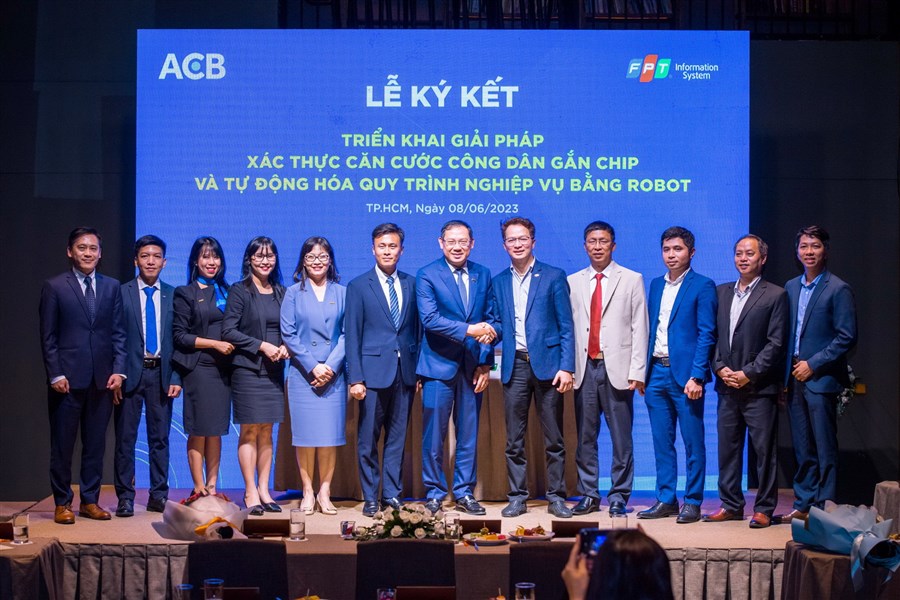 ACB cùng FPT triển khai Giải pháp xác thực căn cước công dân gắn chip và Tự động hóa quy trình nghiệp vụ bằng Robot