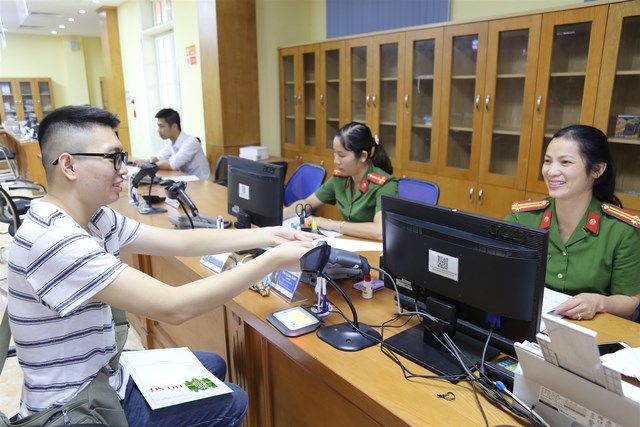 Phân cấp giải quyết thủ tục hành chính thuộc phạm vi quản lý của các bộ, cơ quan ngang bộ