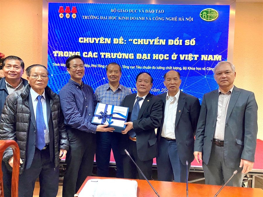 Trường Đại học Kinh doanh và Công nghệ Hà Nội tổ chức chuyên đề “Chuyển đổi số trong các trường đại học ở Việt Nam”