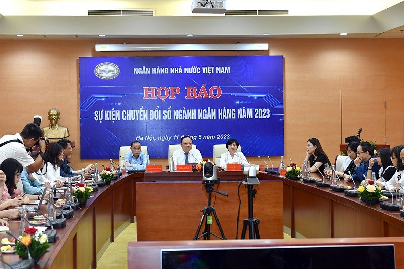 Công bố sự kiện chuyển đổi số ngành ngân hàng năm 2023