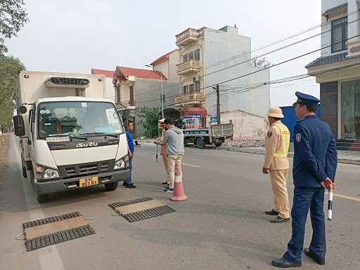 Nam Định tăng cường công tác kiểm soát tải trọng phương tiện giao thông
