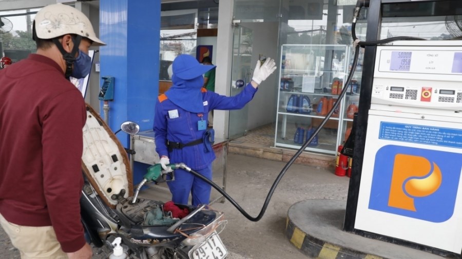 Giá xăng dầu đồng loạt giảm