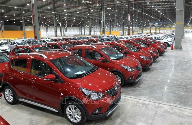 Doanh nghiệp mạnh tay giảm giá, thị trường ô tô Việt Nam vẫn chững lại