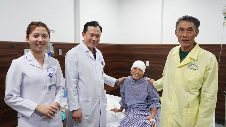 Hải Phòng: Thành công phẫu thuật loại bỏ và tái tạo lại hộp sọ cho người bệnh bị ung thư da đầu xâm lấn rộng hiếm gặp
