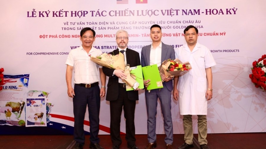 Chàng trai 9X làm giàu nhờ tiên phong ứng dụng công nghệ 4.0 vào lĩnh vực chăn nuôi