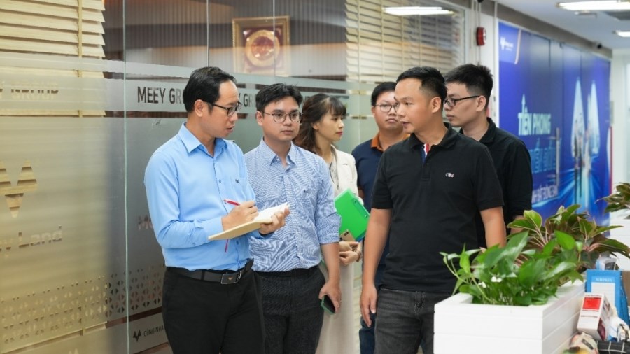 Doanh nghiệp tiên phong chuyển đổi số vừa được Viện Tiêu chuẩn Anh trao cùng lúc 2 chứng nhận ISO