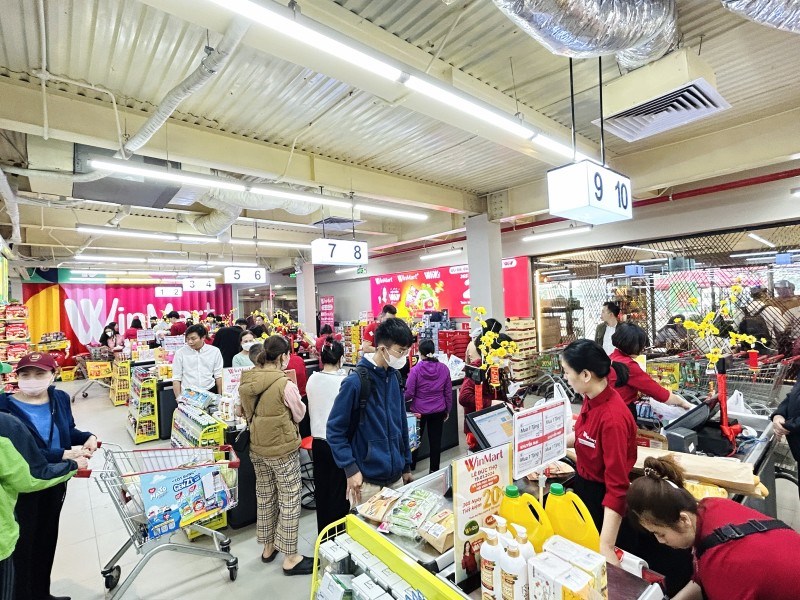 Mua sắm giảm giá đến 50% và trải nghiệm không gian đậm chất châu Âu tại WinMart Lê Đức Thọ