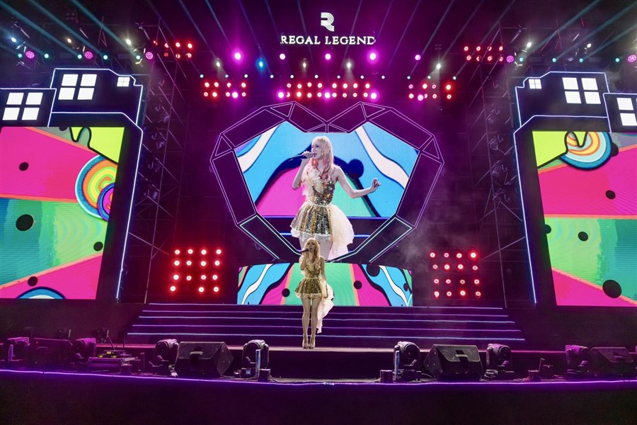 Ngọc Kara “đốt cháy” sân khấu đại nhạc hội chào năm mới tại Quảng Bình