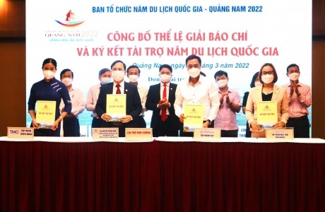 Gia đình và doanh nghiệp của doanh nhân Đỗ Quang Hiển ủng hộ Điện Biên 20 tỷ đồng xây nhà cho hộ nghèo