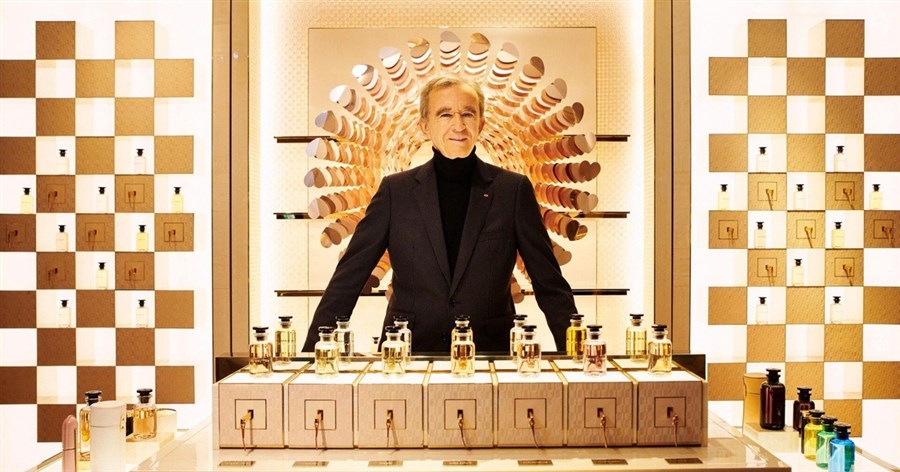 Người đàn ông giàu nhất thế giới Bernard Arnault: “Con sói trong chiếc áo cashmere”