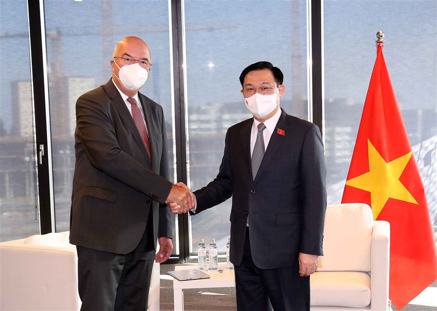 Các doanh nghiệp của Áo ủng hộ thiết bị y tế cho Việt Nam