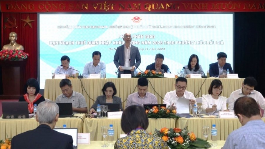 8 doanh nghiệp đấu giá thành công 107.000 tấn đường nhập khẩu