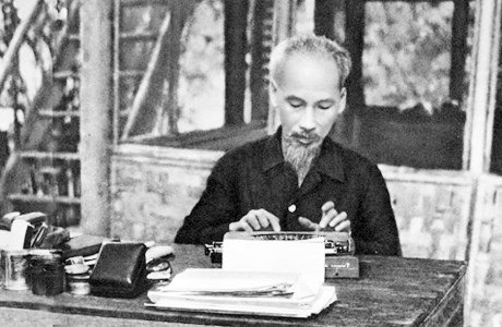 Xây dựng Nhà nước tự chủ, kinh tế tự cường và hội nhập quốc tế đưa đất nước "hóa rồng" theo di sản Hồ Chí Minh