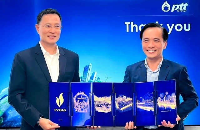 PV GAS làm việc với PTT Thái Lan về kế hoạch hợp tác trong lĩnh vực công nghiệp khí