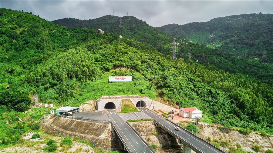 Phát triển hạ tầng giao thông nhìn từ thành công hầm Đèo Cả