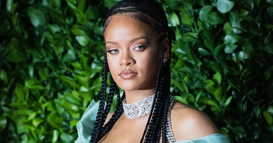 Rihanna chính thức trở thành tỷ phú thế giới