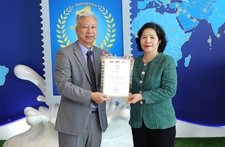 Vinamilk tiếp tục dẫn đầu top 10 thương hiệu mạnh việt nam, CEO Mai Kiều Liên được vinh danh