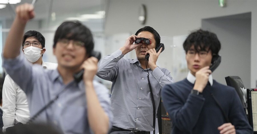 Thị trường chứng khoán Nhật Bản "bừng tỉnh" sau hơn 30 năm