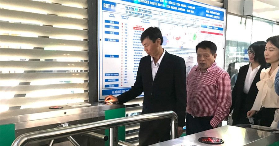 Hà Nội thí điểm thẻ vé điện tử liên thông trên 24 tuyến bus