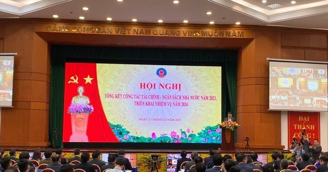 Thu ngân sách nhà nước năm 2023 tăng 4,5% so với dự toán
