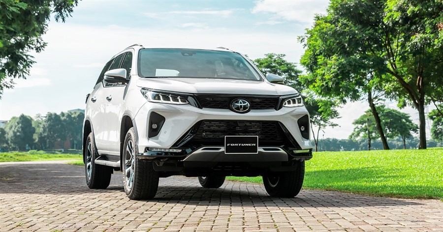 Toyota Fortuner 2024 ra mắt thị trường Việt Nam, nâng cấp nhẹ, giá bán từ 1,055 tỷ đồng