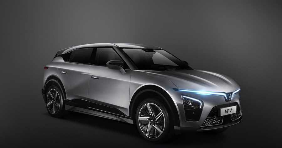 VinFast VF 7 chính thức ra mắt, giá cao nhất 1,199 tỷ đồng