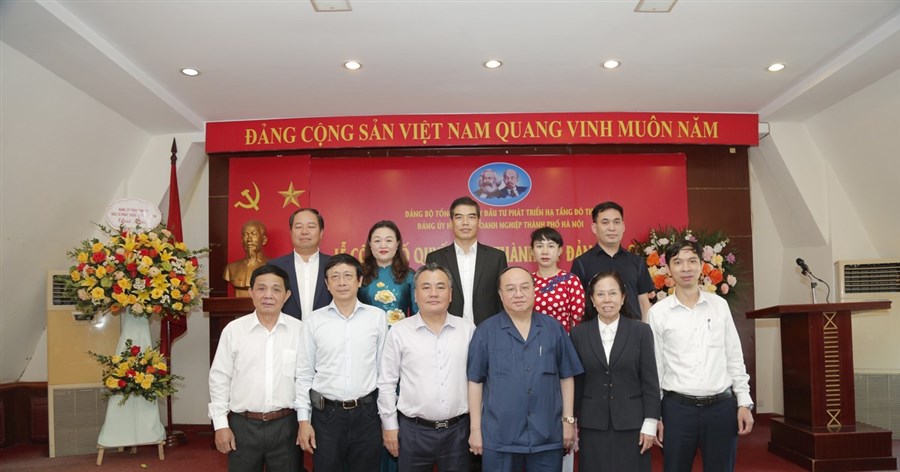 Toàn cảnh Lễ công bố thành lập Đảng bộ cơ sở Hiệp hội Doanh nghiệp thành phố Hà Nội