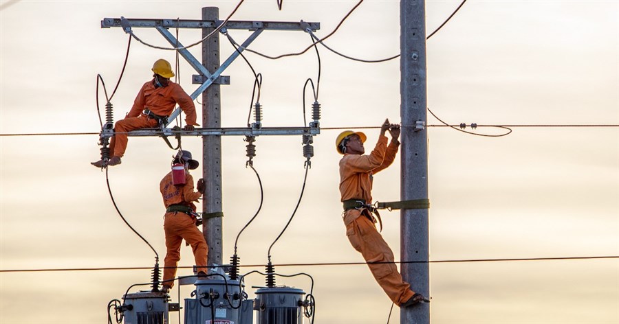 Bộ Công Thương khiến EVN "gánh" hơn 1.400 tỷ đồng, phê duyệt không có căn cứ cho hàng trăm dự án điện mặt trời