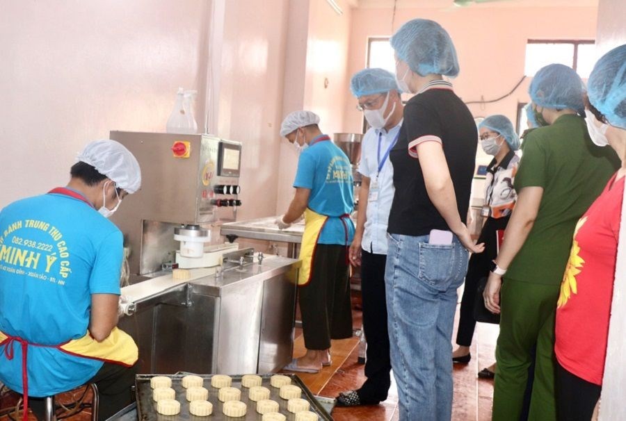Bộ Y tế: Tăng cường kiểm tra ATTP  tại cơ sở sản xuất và kinh doanh bánh kẹo cao điểm Tết Trung thu 2022