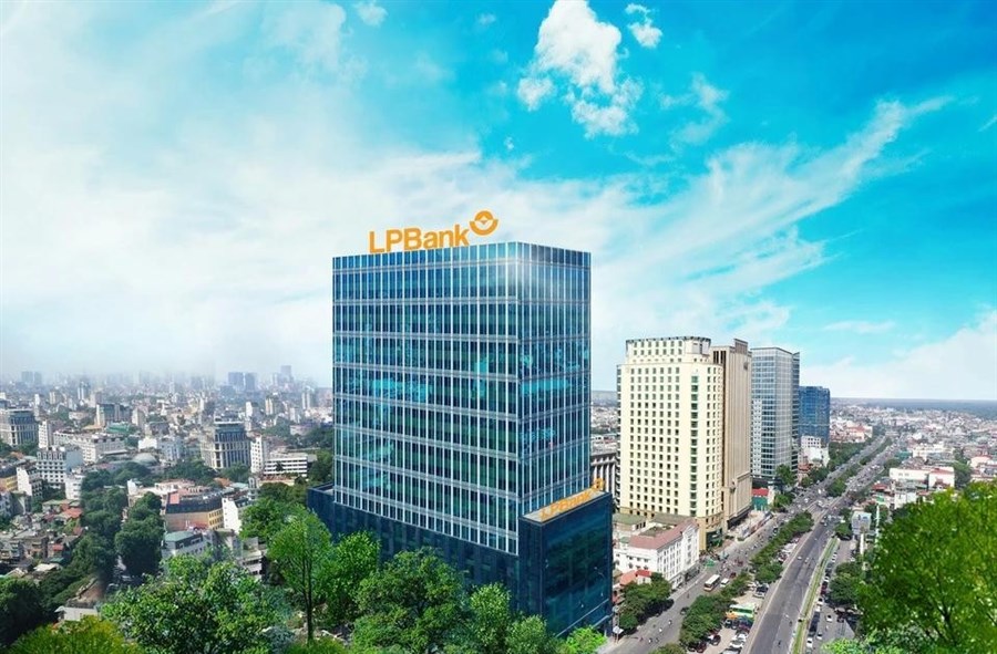 LPBank báo lãi hơn 5.000 tỷ đồng trong năm 2023, lợi nhuận từ hoạt động dịch vụ tăng mạnh