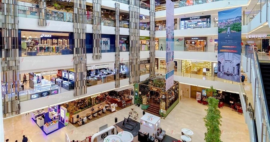 Nhà đầu tư nước ngoài đua nhau lập "chợ" ở Hà Nội