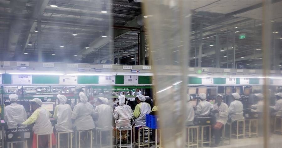 Cuộc sống bên trong nhà máy sản xuất iPhone của Foxconn