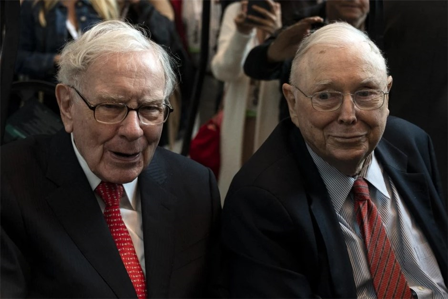 Ai sẽ  điều hành Berkshire Hathaway khi Charlie Munger qua đời?