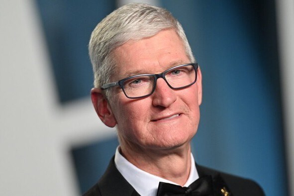 Thu nhập của Tim Cook giảm sâu