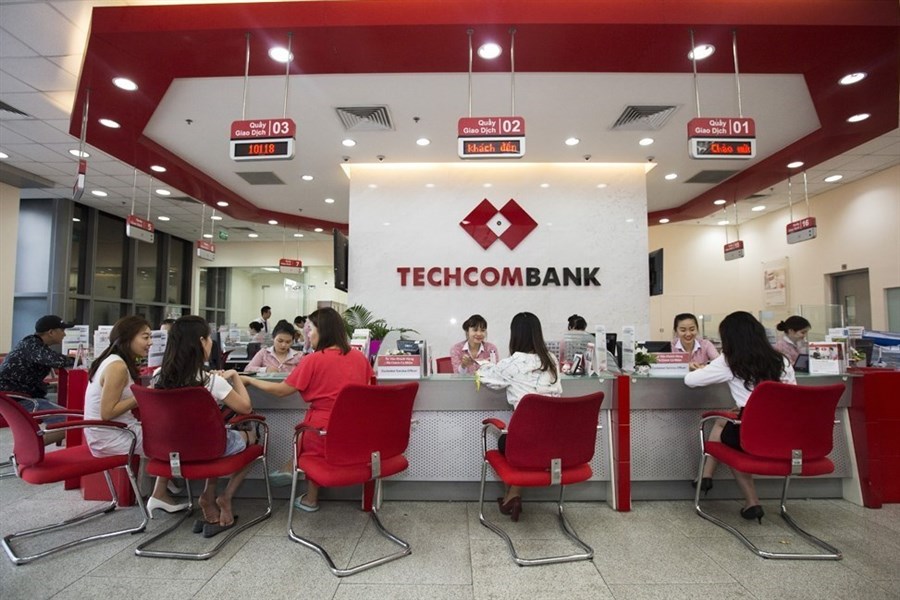 CEO Techcombank nói gì về việc thay đổi chính sách chia cổ tức sau 10 năm giữ lại toàn bộ