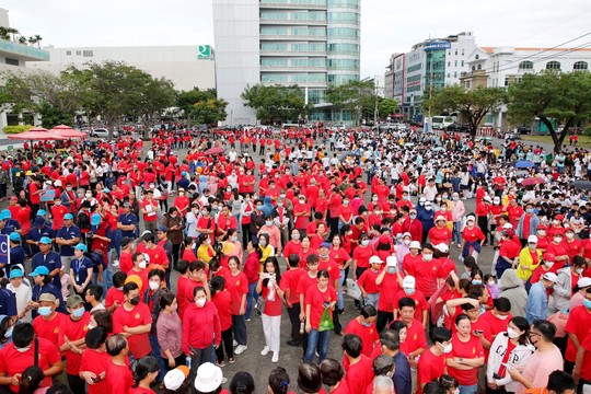 "Những bước chân chia sẻ" hỗ trợ người nghèo đón Tết