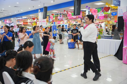 Cuối tuần đến siêu thi học vẽ tranh, trồng cây và nghe nhạc