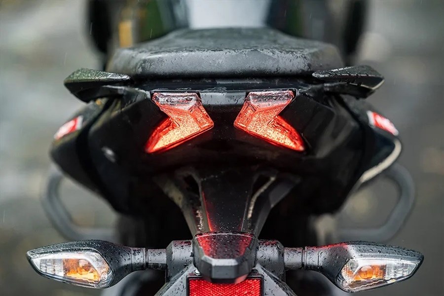 ‘Kẻ hủy diệt Yamaha Exciter và Honda Winner X’ ra mắt: Giá 36 triệu đồng, động cơ 160cc, ABS 2 kênh