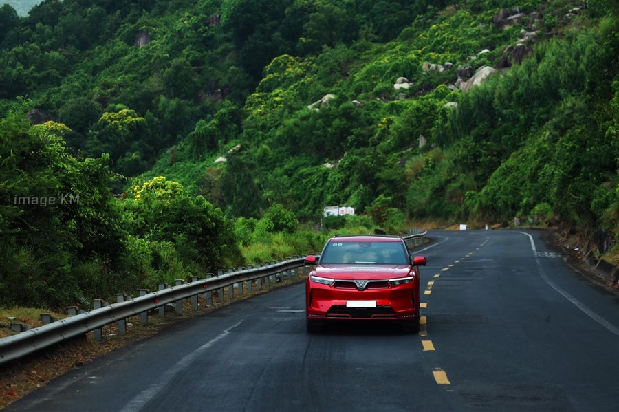 Khách hàng tiết lộ lý do ‘thay đổi 180 độ’ sau khi ‘bập vào’ xe điện VinFast