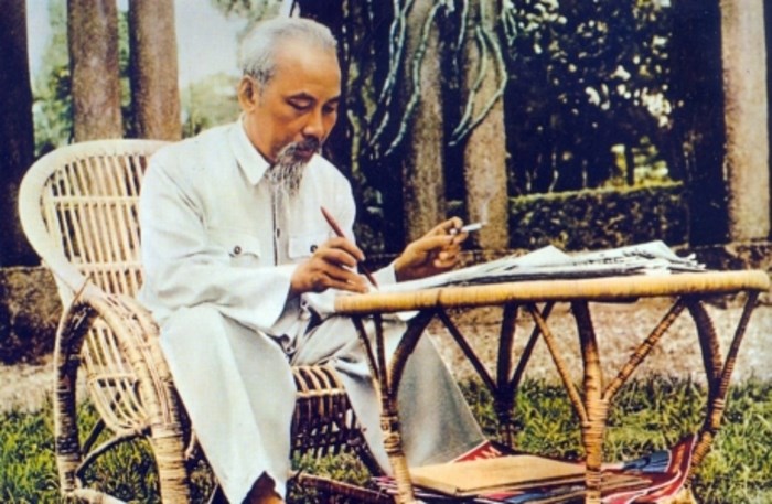 "Nghĩ về Bác lòng con trong sáng hơn"!