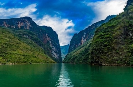 Khung cảnh hùng vĩ, hữu tình của hẻm vực kì vĩ nhất Việt Nam