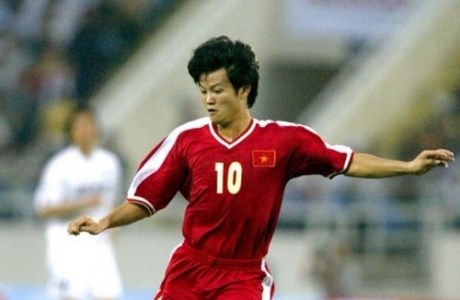 Bài hát tuyệt hay, bàn thắng siêu đẹp, tâm sự xúc động của Văn Quyến