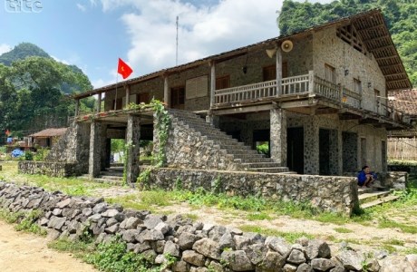 Độc lạ Cao Bằng: Những ngôi nhà sàn đá trăm tuổi vùng biên cương